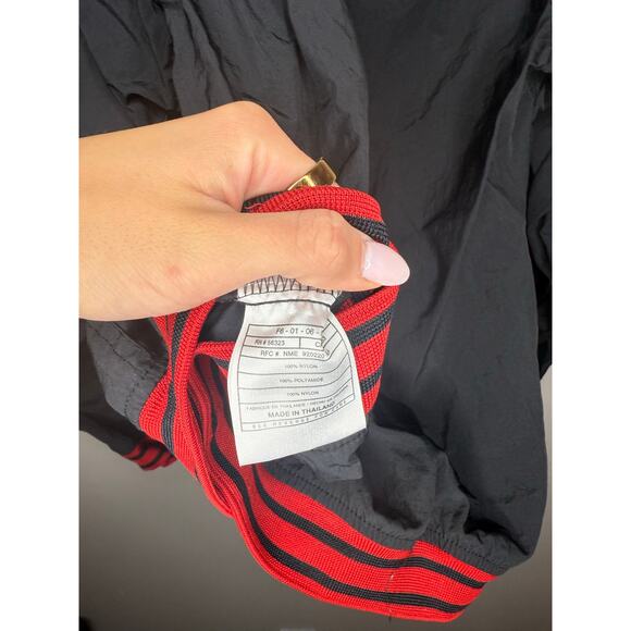 Nike Men’s XL Black Red Swoosh V-Neck Windbreaker Pullover | Retro 90s Style - Picture 6 of 6